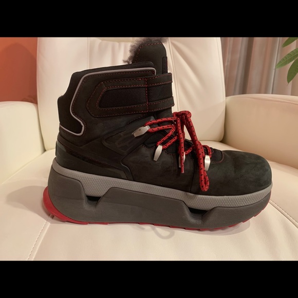 UGG Utility Waterproof Boots / Sneakers. Unisex - Picture 14 of 15